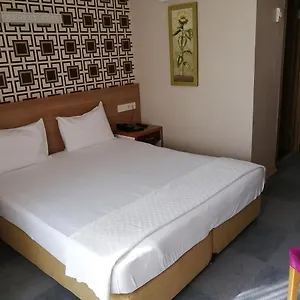 Royal Hotel