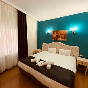 Adora Cafe & Restaurant Ξενοδοχείο